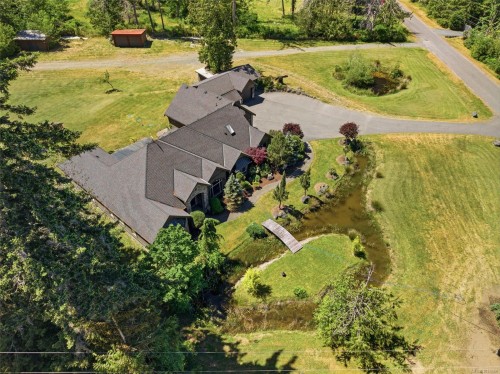 990 View Rd, Qualicum Beach, BC 