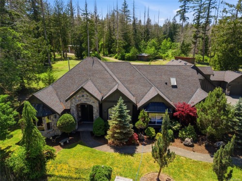 990 View Rd, Qualicum Beach, BC 
