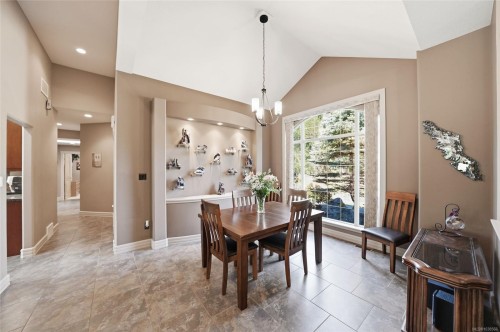 990 View Rd, Qualicum Beach, BC 