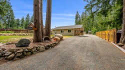 3307 KENTWOOD Rd Courtenay, BC V9N 9R2