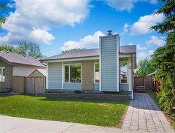 26 Southglen BLVD  Winnipeg, MB R2N 3C9