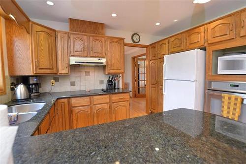 27 Princemere Rd, Winnipeg, MB 