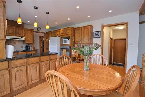 27 Princemere Rd, Winnipeg, MB 