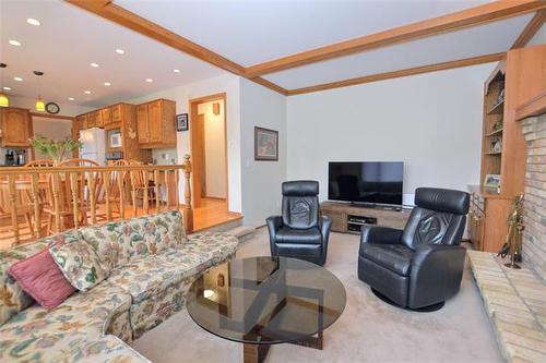 27 Princemere Rd, Winnipeg, MB 