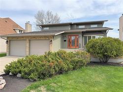 27 Princemere RD  Winnipeg, MB R3P 1J5