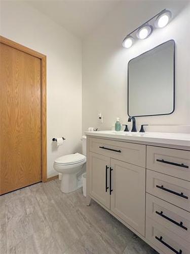 27 Princemere Rd, Winnipeg, MB 