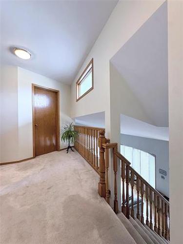 27 Princemere Rd, Winnipeg, MB 