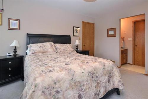 27 Princemere Rd, Winnipeg, MB 