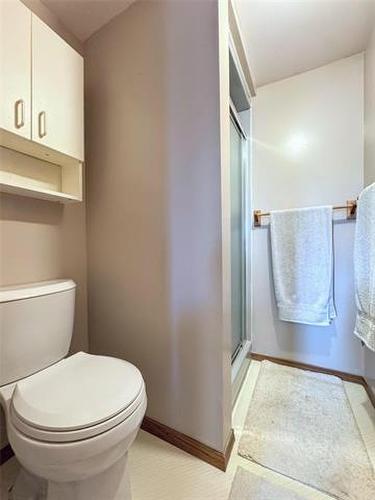 27 Princemere Rd, Winnipeg, MB 
