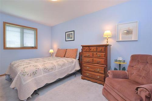 27 Princemere Rd, Winnipeg, MB 