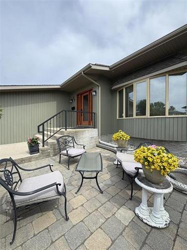 27 Princemere Rd, Winnipeg, MB 