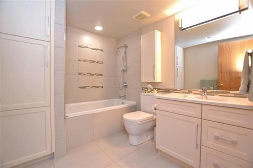 27 Princemere Rd, Winnipeg, MB 