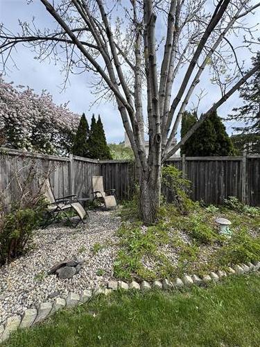 27 Princemere Rd, Winnipeg, MB 