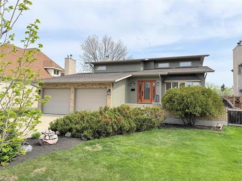 27 Princemere Rd, Winnipeg, MB 
