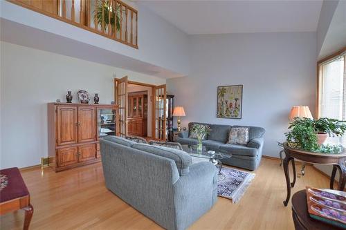 27 Princemere Rd, Winnipeg, MB 
