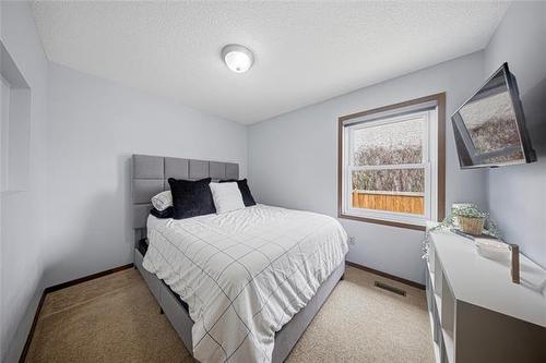 11 Arbor Grv, Winnipeg, MB 