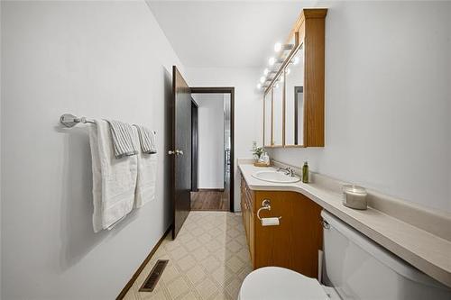 11 Arbor Grv, Winnipeg, MB 