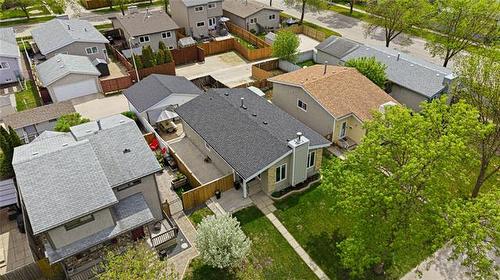 11 Arbor Grv, Winnipeg, MB 