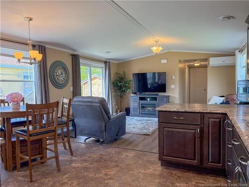 14 Ivory Crt, Woodstock, NB 