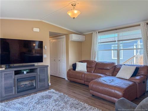 14 Ivory Crt, Woodstock, NB 