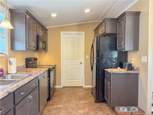 14 Ivory Crt, Woodstock, NB 