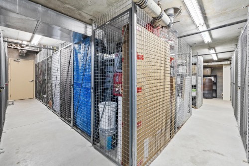 Rangement - 305-6280 Rue Jarry E., Montréal (Saint-Léonard), QC - 