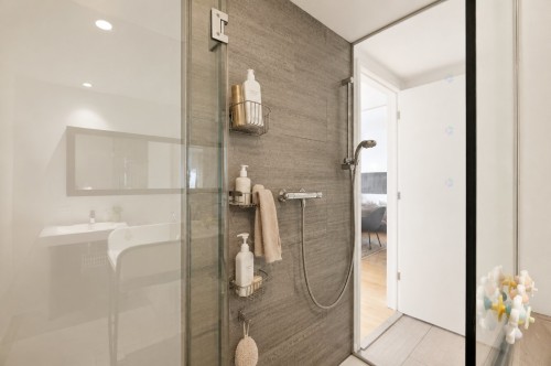 Salle de bains attenante à la CCP - 310-230 Ch. Du Golf, Montréal (Verdun/Île-Des-Soeurs), QC - Indoor Photo Showing Bathroom