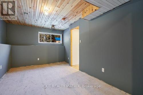 2750 Eldo Street, Ottawa, ON - Indoor Photo Showing Other Room