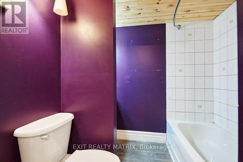 2750 Eldo Street, Ottawa, ON - Indoor Photo Showing Bathroom