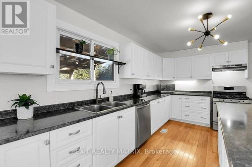 2750 Eldo Street, Ottawa, ON - Indoor Photo Showing Kitchen With Double Sink