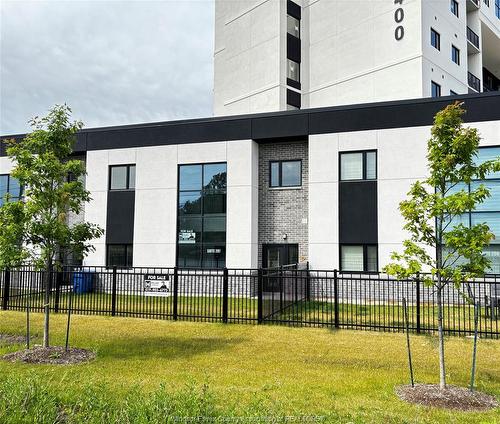 207-4400 LAURIER Parkway  Lasalle, ON N9H 0R1