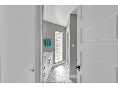 10691 Lakeview Drive, Chatham-Kent, ON 