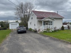 910 Rue Lévesque Saint-Pascal, QC G0L 3Y0