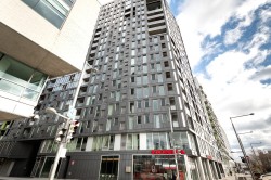 712-888 Rue Wellington Montréal (Ville-Marie), QC H3C 0N1