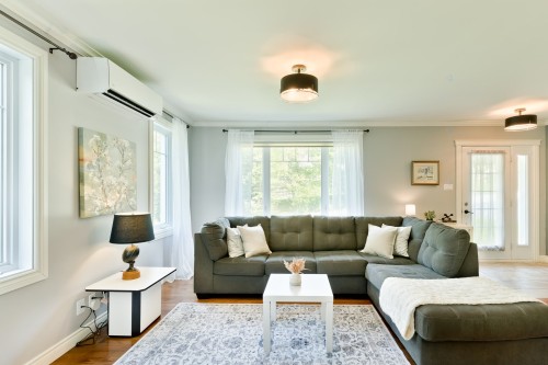 Salon - 117 Rue Paul, Compton, QC - Indoor Photo Showing Living Room