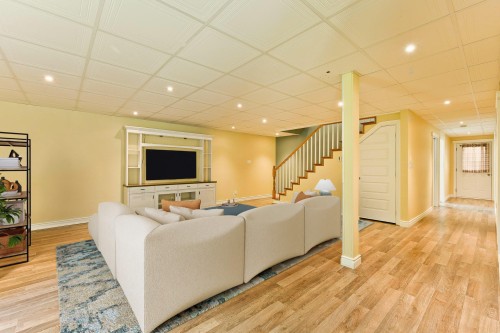 Salle familiale - 117 Rue Paul, Compton, QC - Indoor