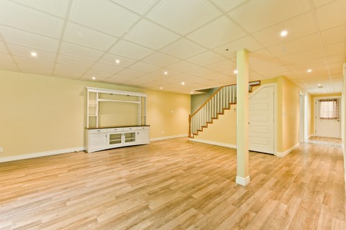 Salle familiale - 117 Rue Paul, Compton, QC - Indoor Photo Showing Other Room