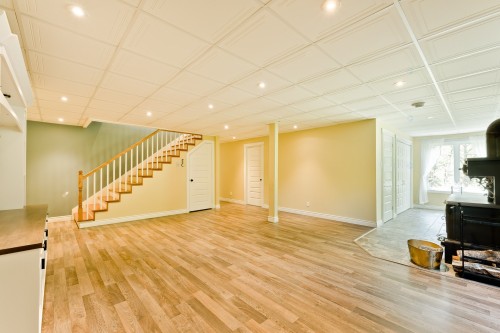 Salle familiale - 117 Rue Paul, Compton, QC - Indoor