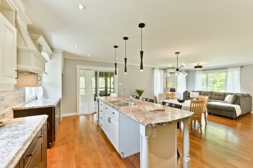 Cuisine - 117 Rue Paul, Compton, QC - Indoor Photo Showing Kitchen With Double Sink With Upgraded Kitchen