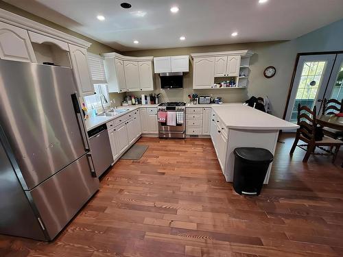285 Sundwall Rd, Stratton, ON - Indoor Photo Showing Kitchen With Double Sink