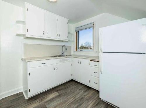 408 Kingsway Avenue, Thunder Bay, ON - Indoor Photo Showing Kitchen