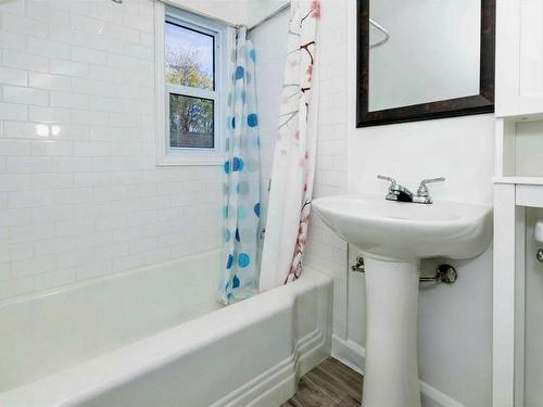 408 Kingsway Avenue, Thunder Bay, ON - Indoor Photo Showing Bathroom