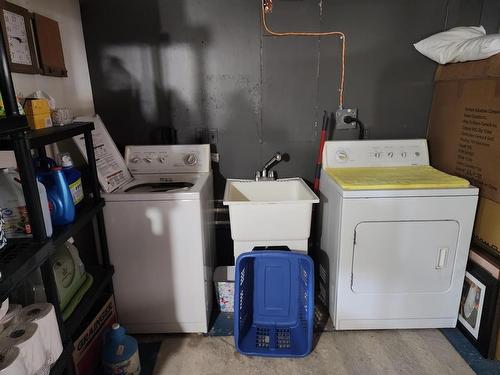314 Mary Street, Schreiber, ON - Indoor Photo Showing Laundry Room