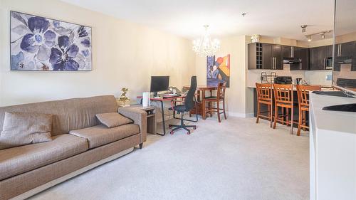 218-1089 Sunset Drive, Kelowna, BC - Indoor