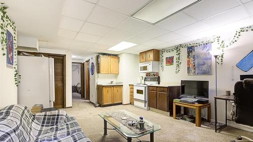 627 Hardie Road, Kelowna, BC - Indoor