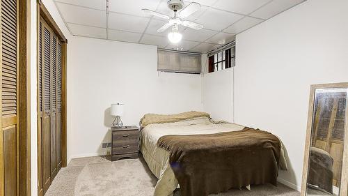 627 Hardie Road, Kelowna, BC - Indoor Photo Showing Bedroom
