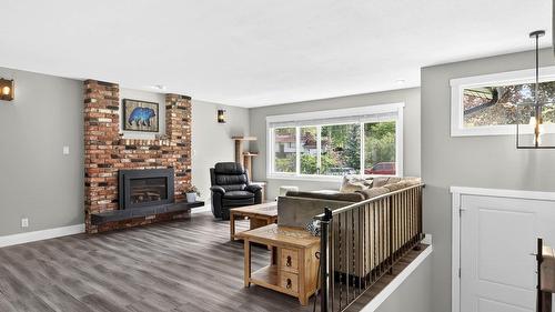1399 Lamar Drive, Kamloops, BC - Indoor Photo Showing Living Room With Fireplace