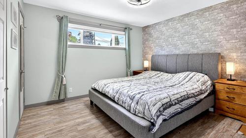 1399 Lamar Drive, Kamloops, BC - Indoor Photo Showing Bedroom
