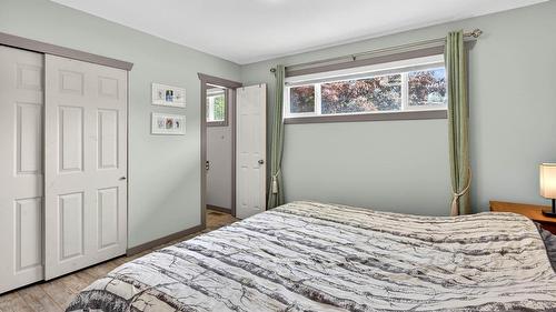 1399 Lamar Drive, Kamloops, BC - Indoor Photo Showing Bedroom