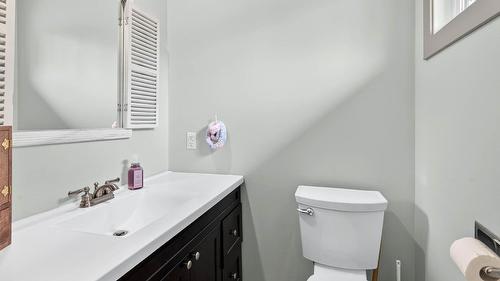 1399 Lamar Drive, Kamloops, BC - Indoor Photo Showing Bathroom